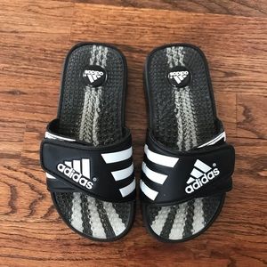 Adidas flip flops